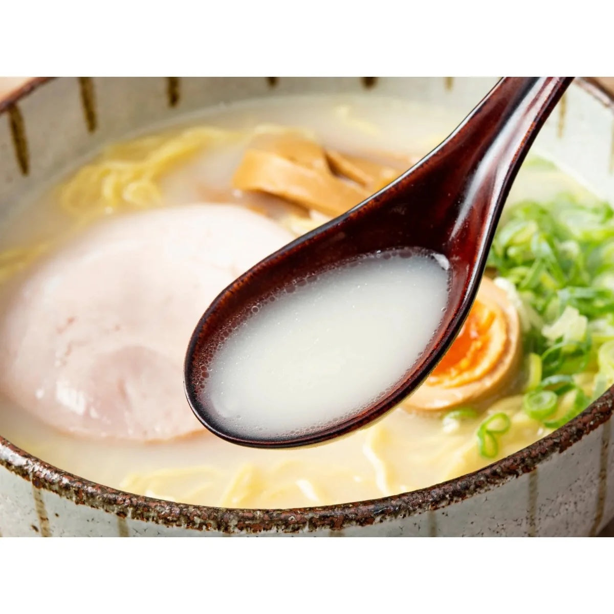Tabete Nagoya Chicken White Soup Ramen 名古屋雞白湯拉麵 | Sim Sim Foods